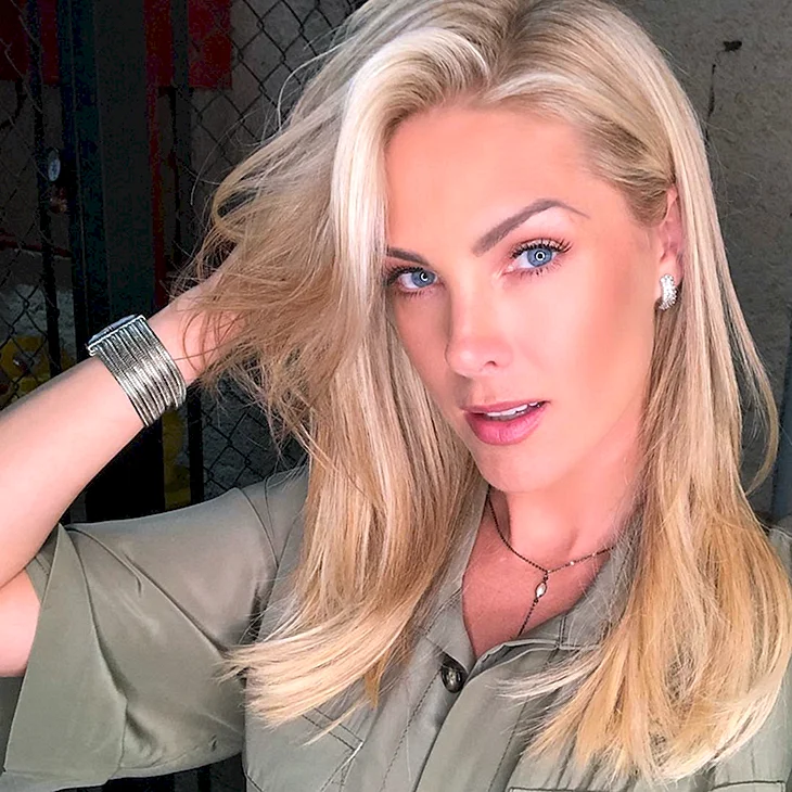 Анна Хикман