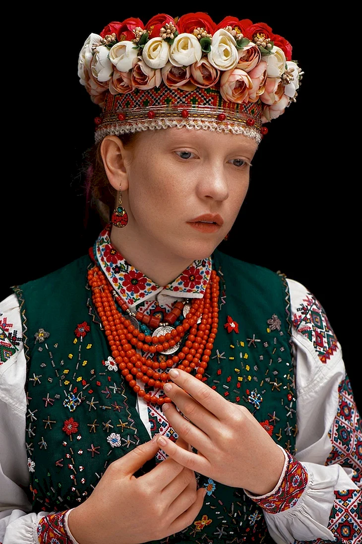 Белорусский национальный головной убор женский