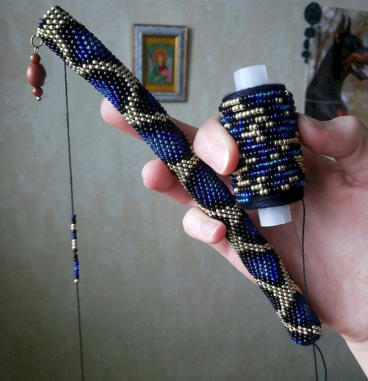 Браслет змея из бисера