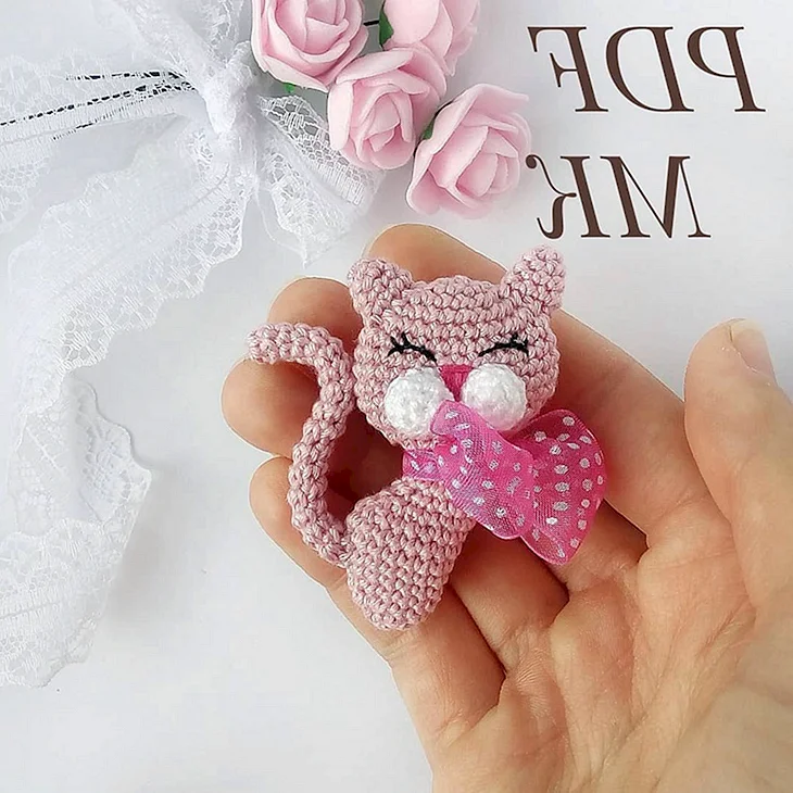 Брошь крючком