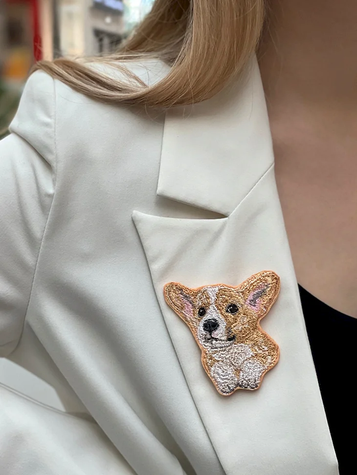 Брошь собачка корги