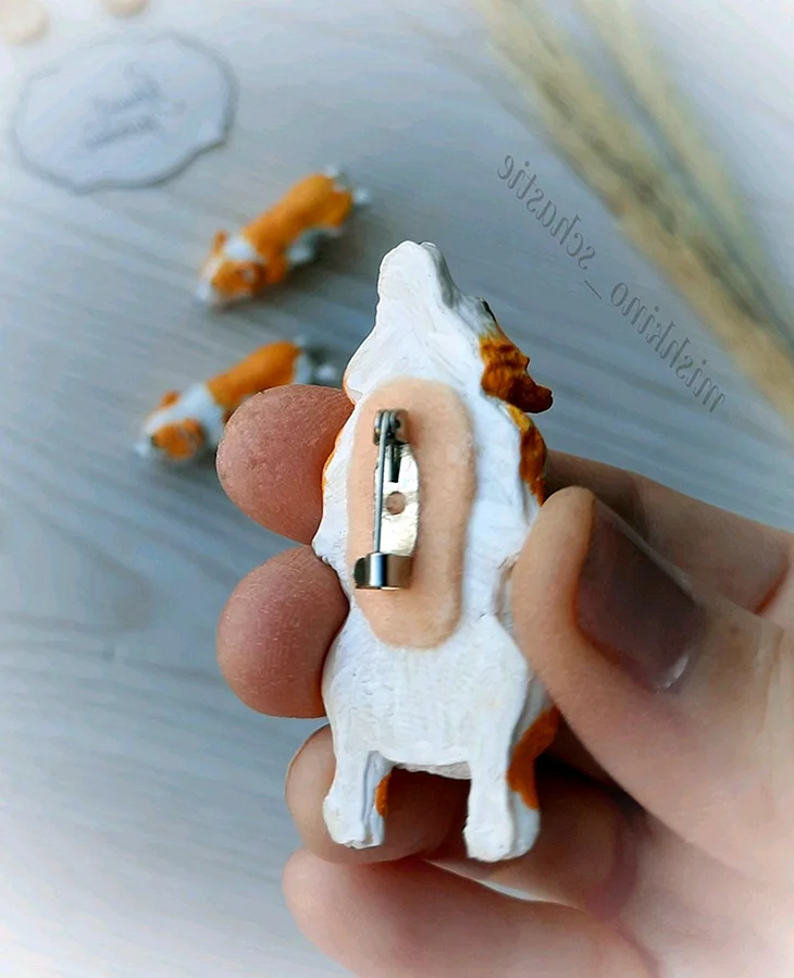 Брошка корги Соколов