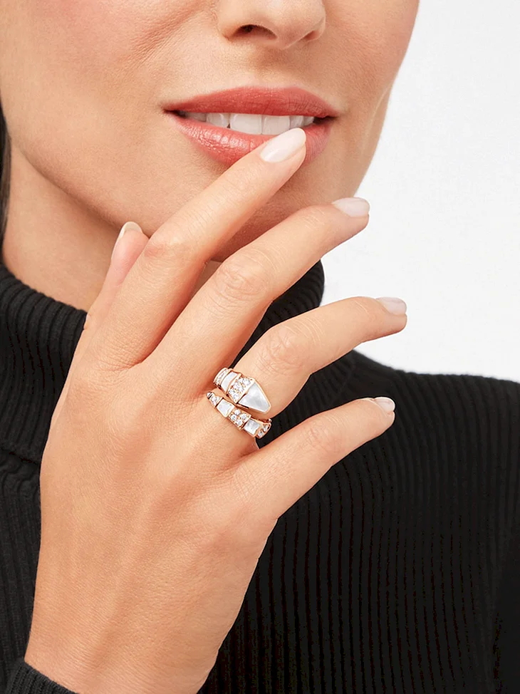 Bvlgari Serpenti кольцо