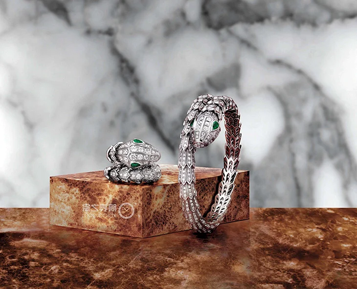 Bvlgari Serpenti Ring Emerald
