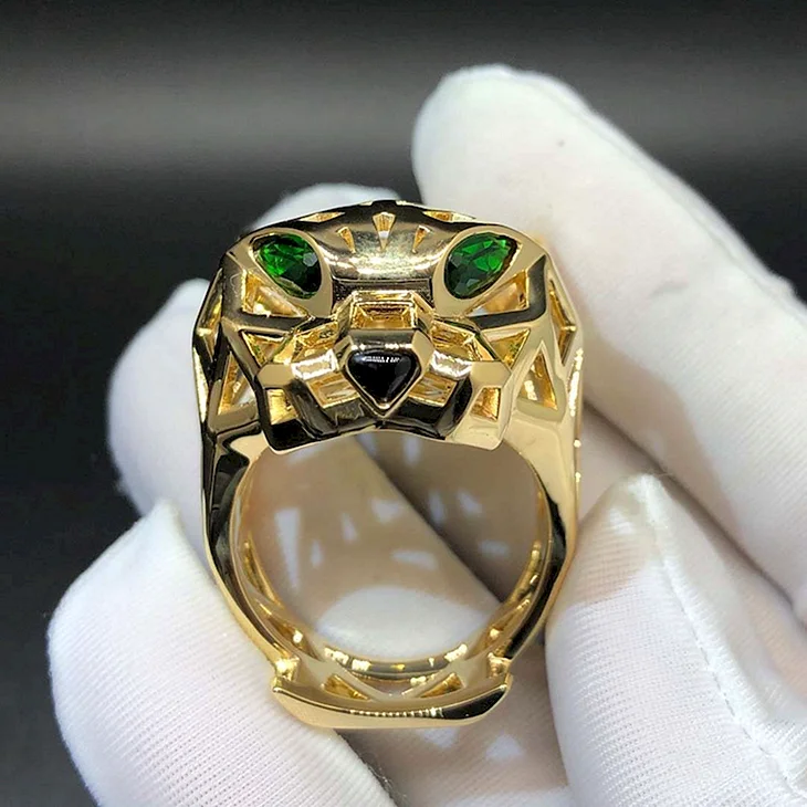 Cartier кольцо пантера