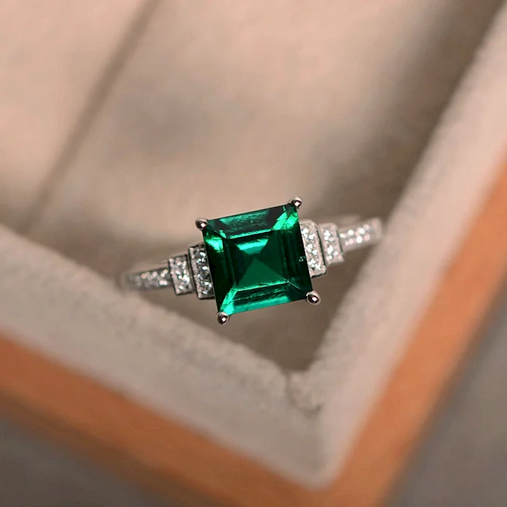 Cartier кольцо с изумрудом