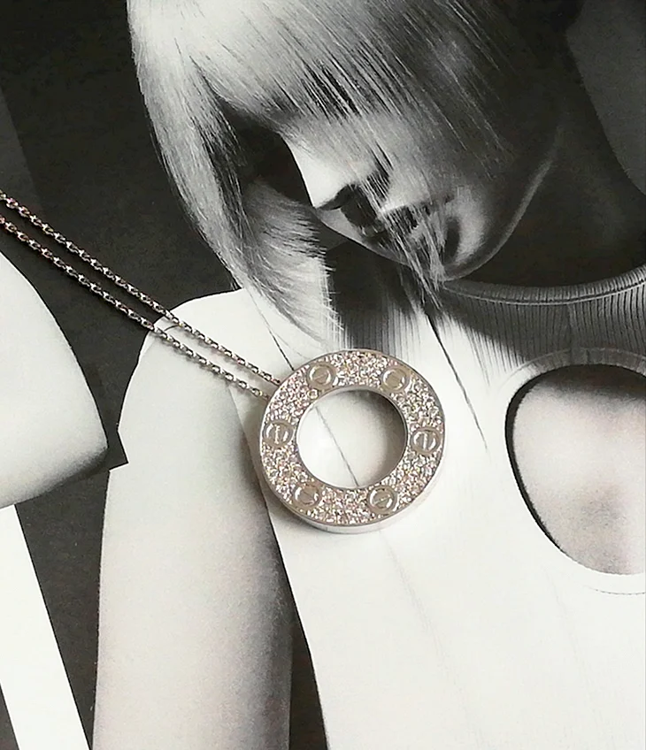 Cartier Love колье