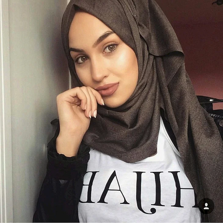 Чеченки Hadid hidjab