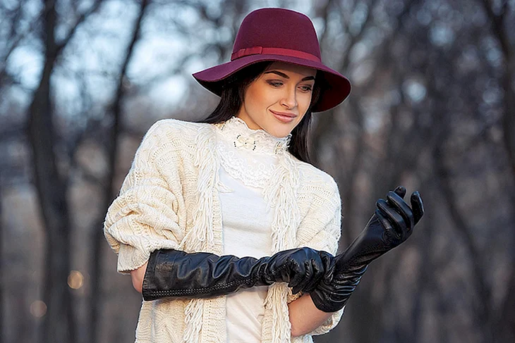 Екатерина Климова in Leather Gloves