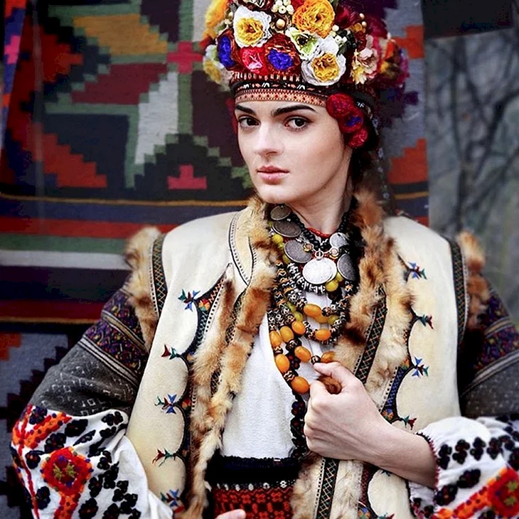 Этнический украинский костюм