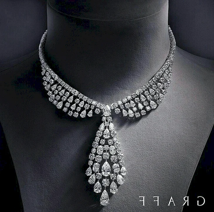 Graff Diamond on Diamond small Size колье