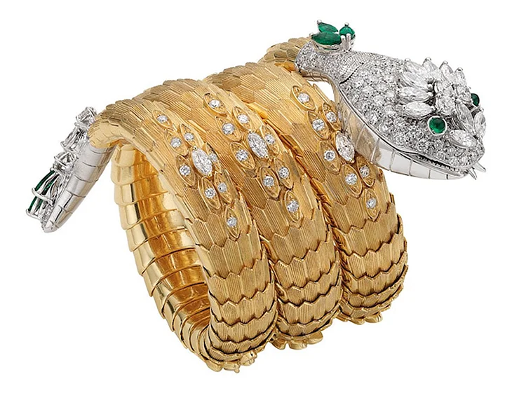 Ювелирные украшения анималистика змея Bvlgari Serpenti