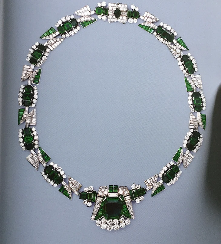 Изумрудное Cartier ожерелье