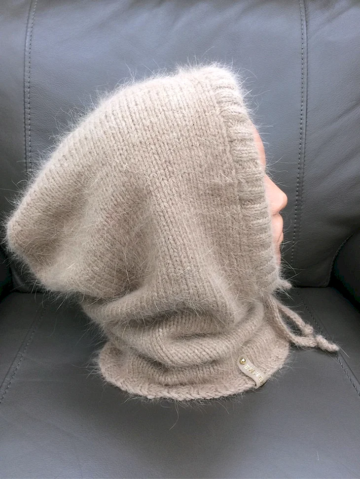 Капор из пряжа Angora Mondial