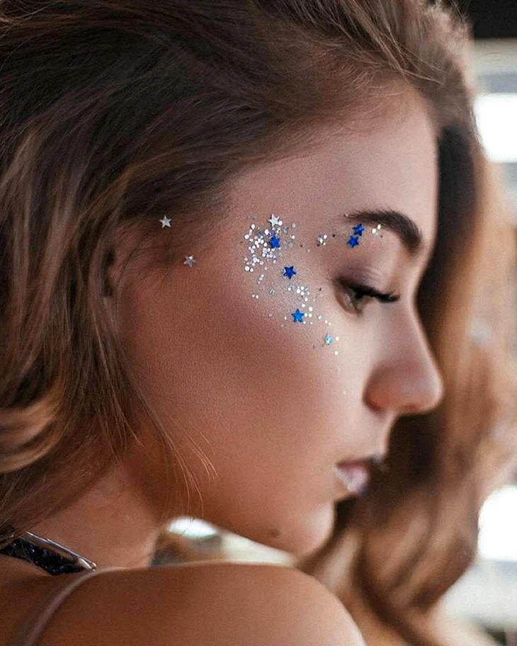 Катя Адушкина блёстки