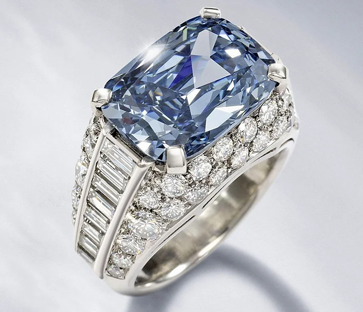 Кольцо Bvlgari Blue с голубым бриллиантом