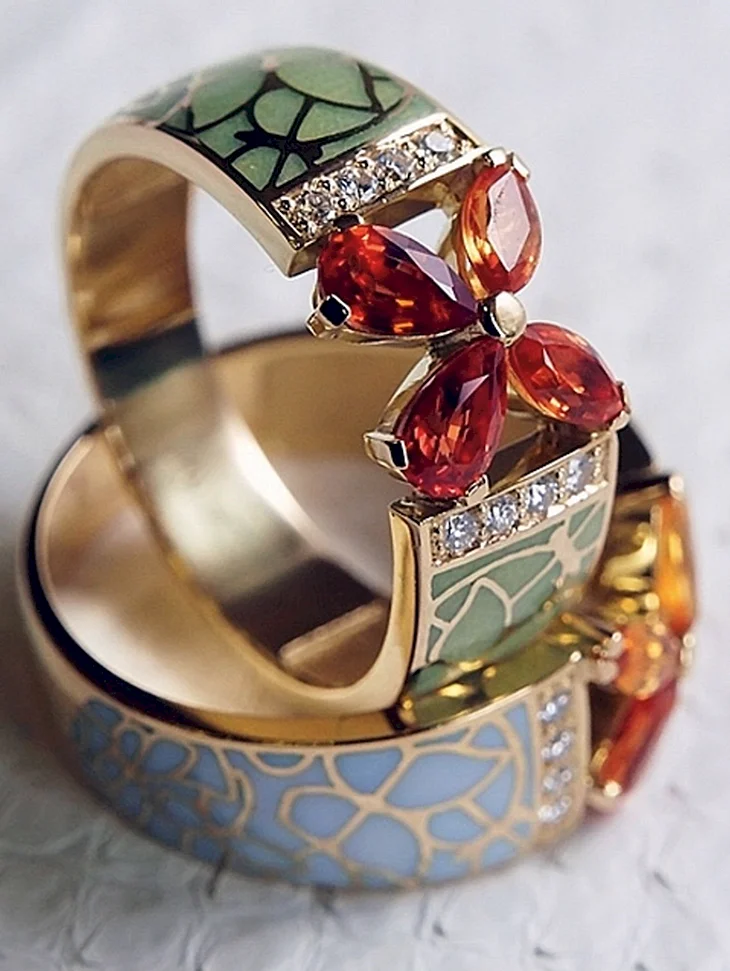 Кольцо Bvlgari с рубинами