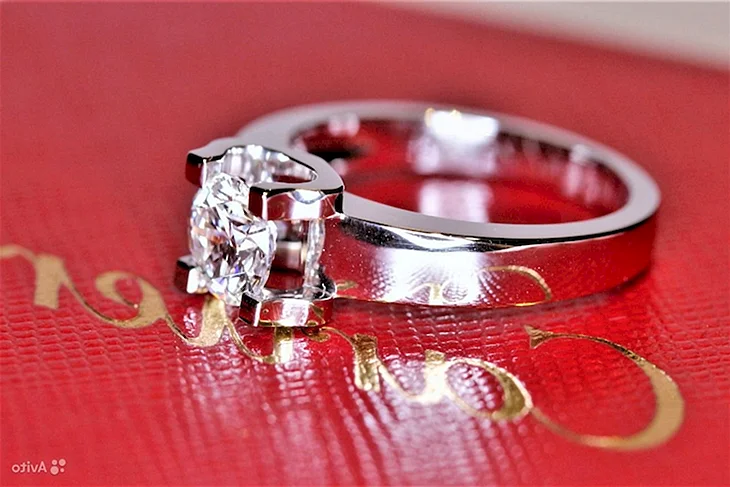 Кольцо Cartier подкова