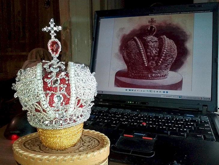 Корона Российской империи из бисера