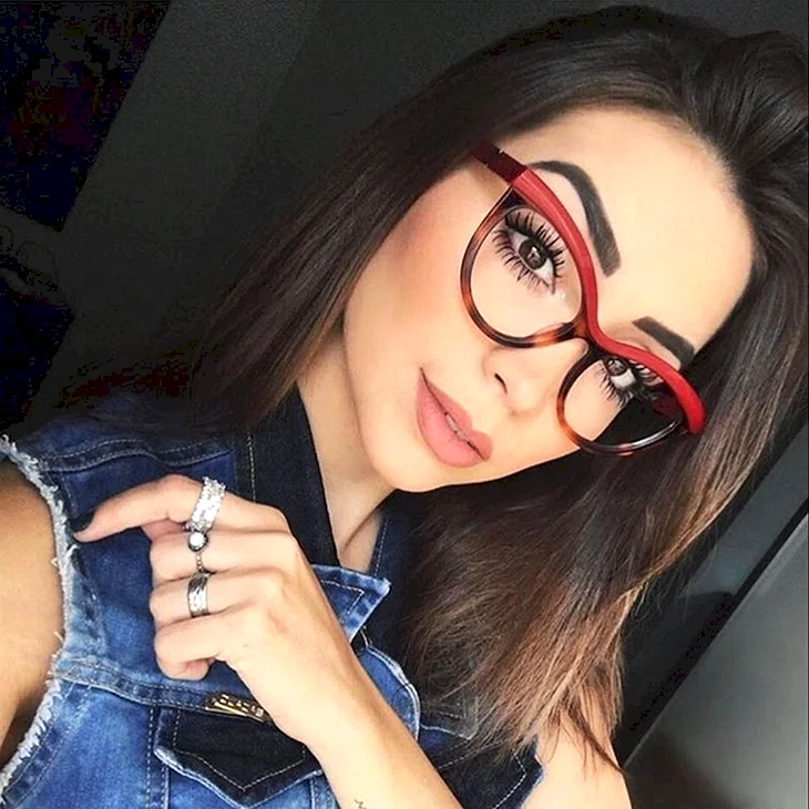 Красивые очки для зрения женские