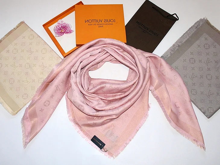 Louis Vuitton шали