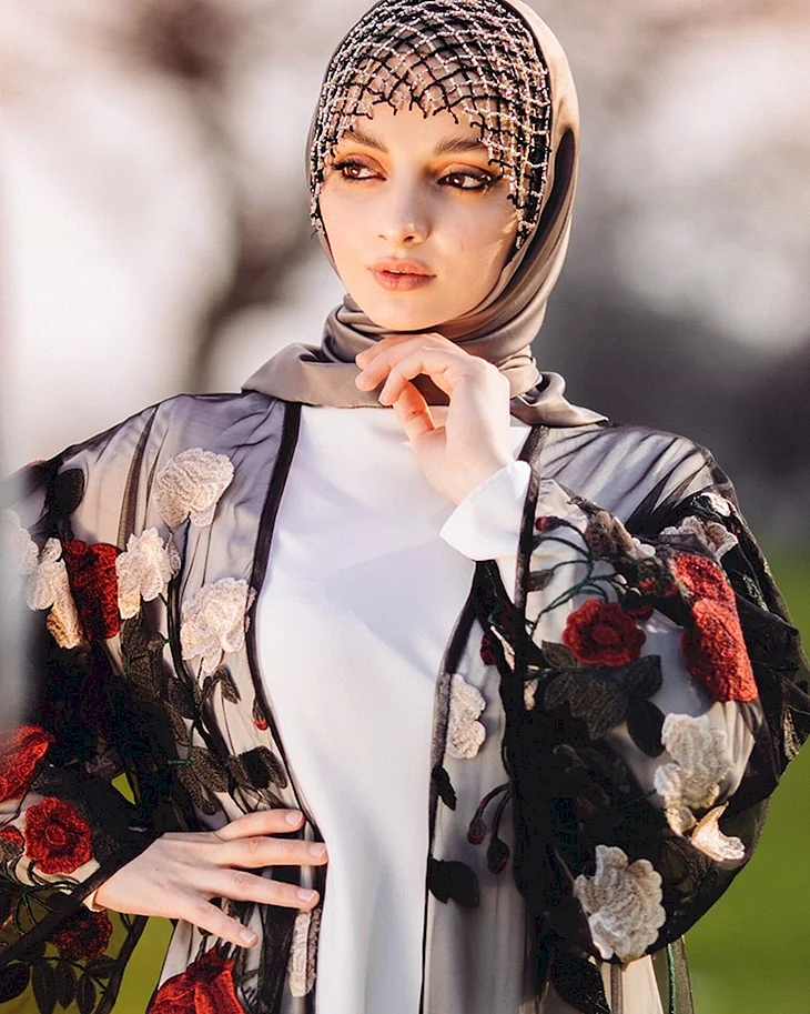Модель Салихат Касумова