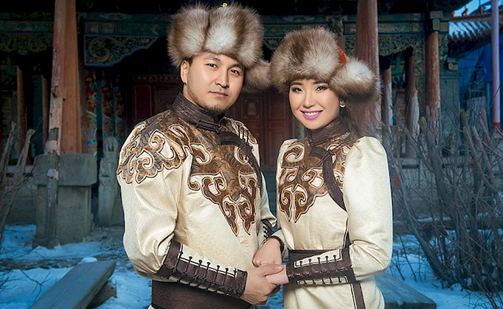 Монгольский дээл