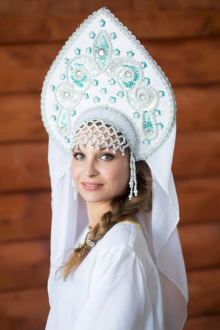 Мордовский кокошник