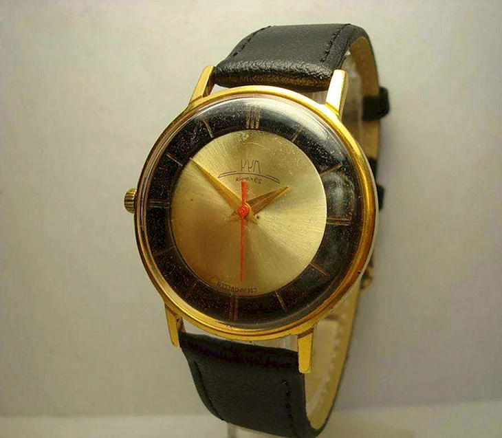 Наручные часы Луч 2209
