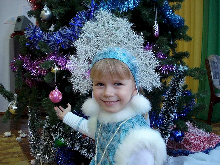 Новогодняя корона для девочки