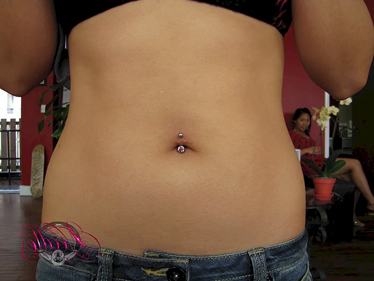 Outie belly button Ивана Петрова