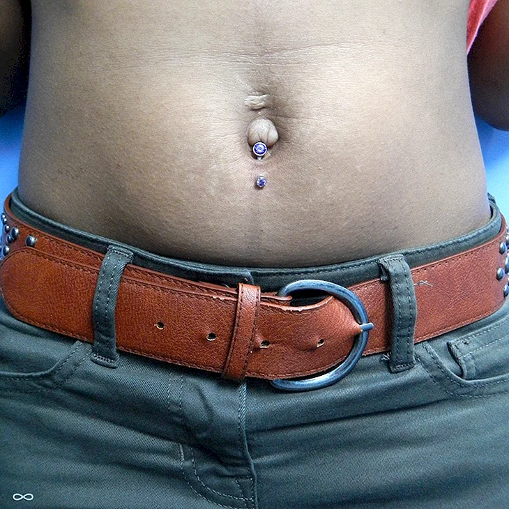 Outie belly button Ивана Петрова