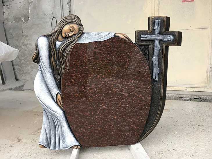 Памятник гроб