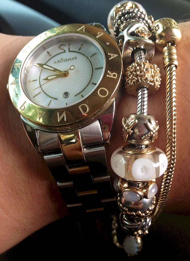 Pandora b284 часы