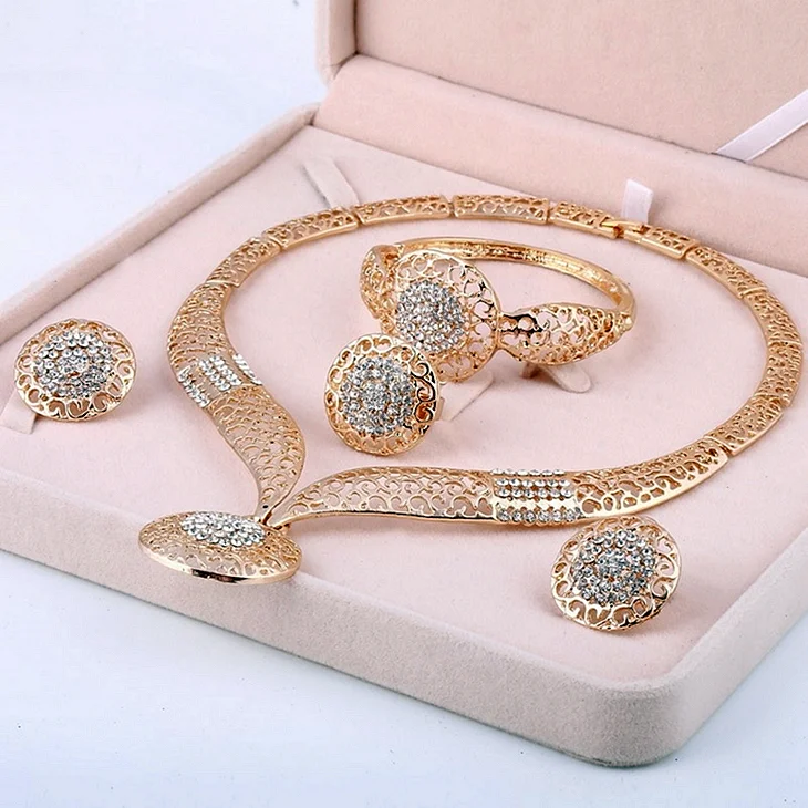 Parure at ювелирные изделия