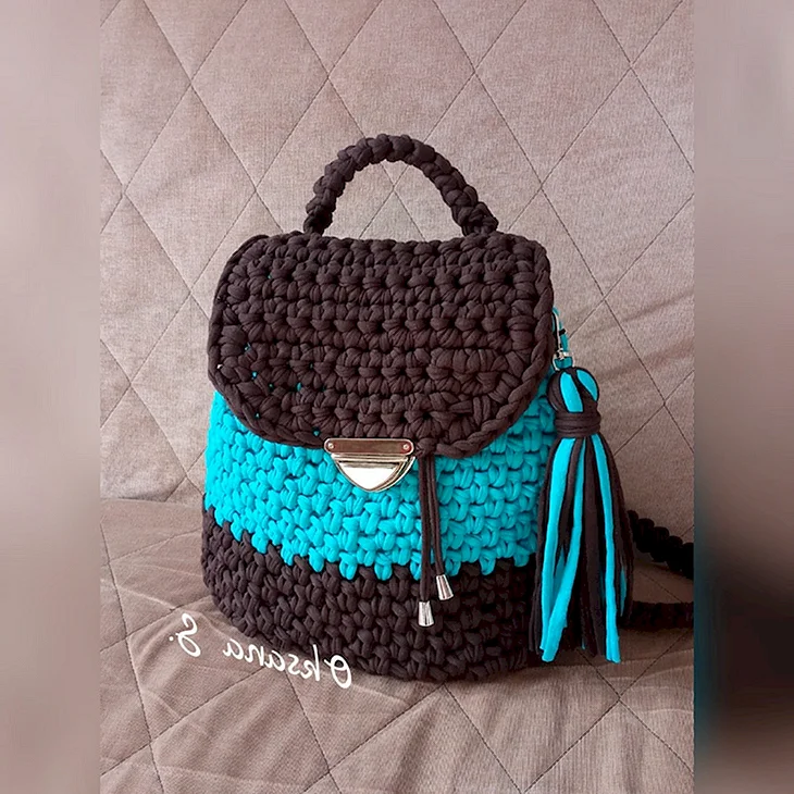 Рюкзак из трикотажной пряжи