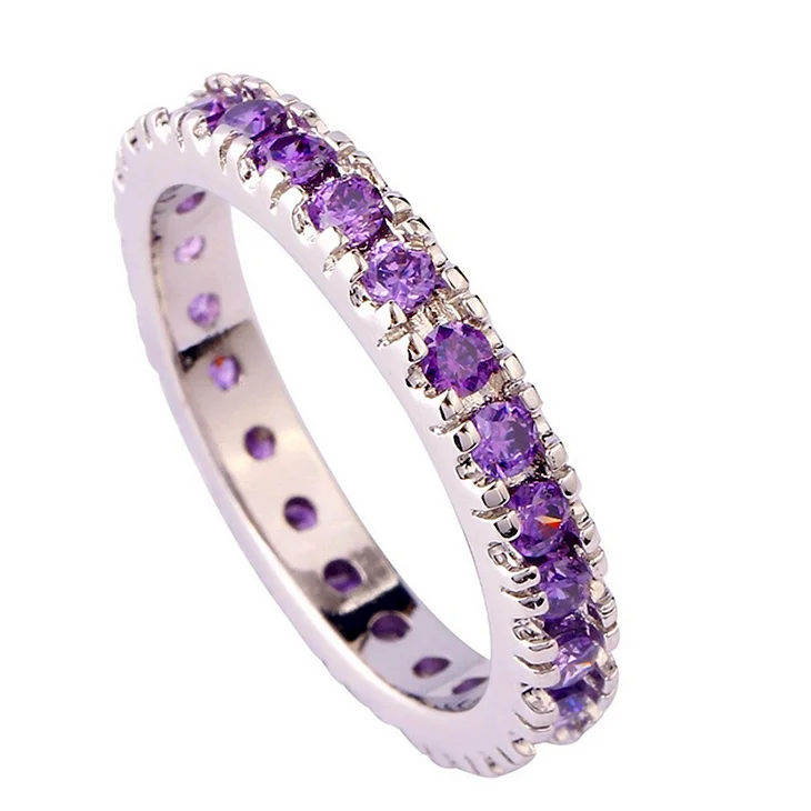 Серебряное кольцо с фиолетовым камнем