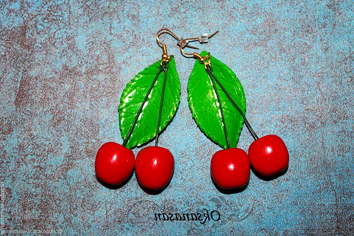 Сережки из бисера Вишенки
