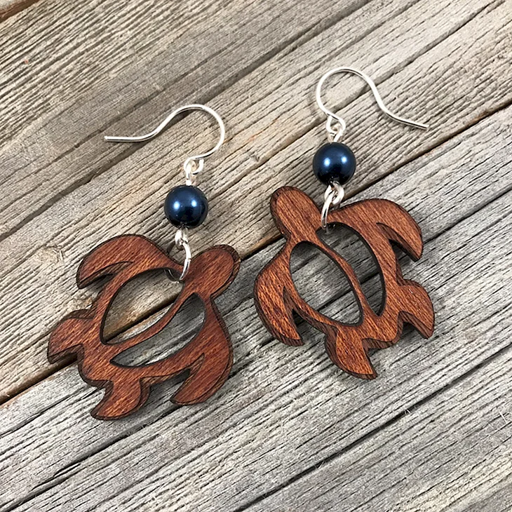Сережки из дерева