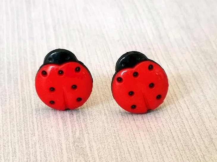 Сережки леди баг