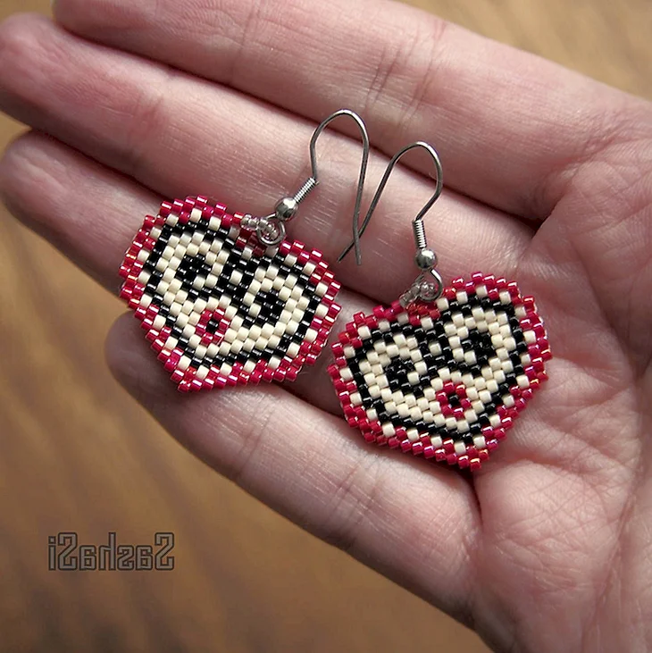 Серьги из бисера сердце