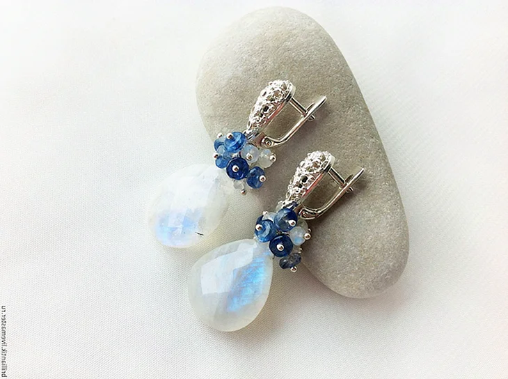 Серьги из лунного камня в серебре