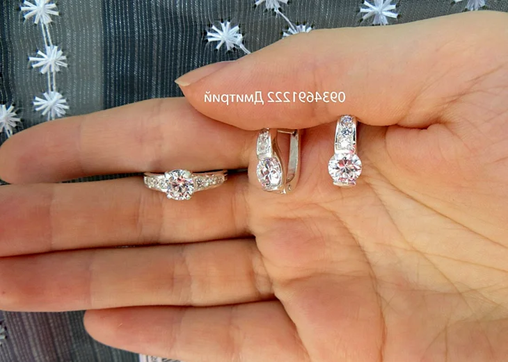 Серьги с бриллиантами модные кольца