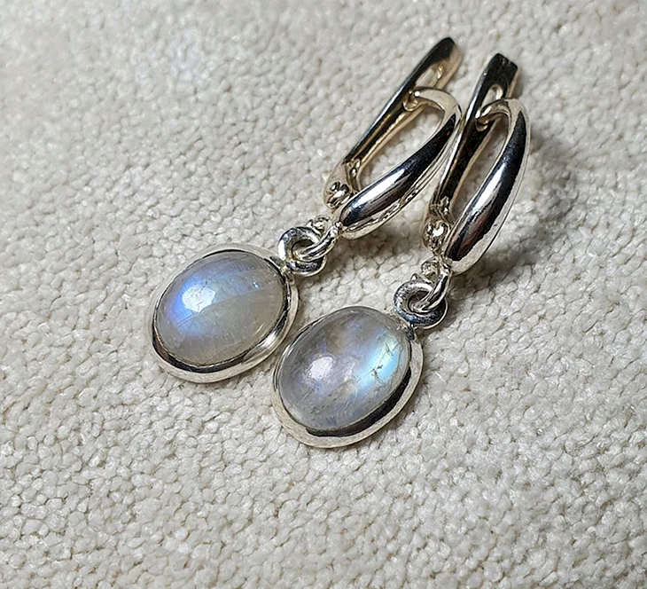 Серьги с лунным камнем