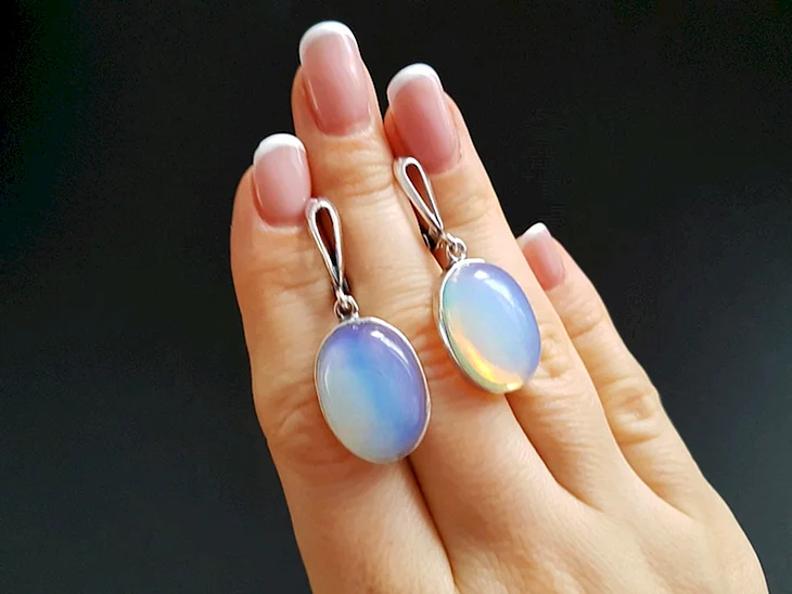 Серьги с лунным камнем 585
