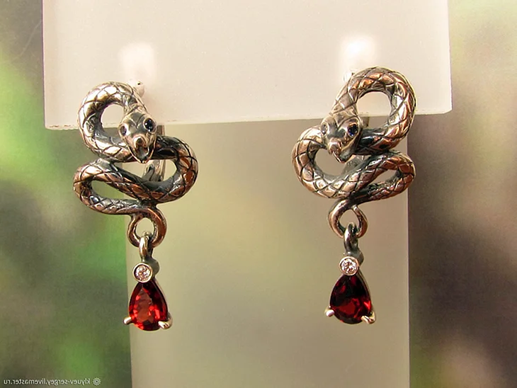 Серьги змея