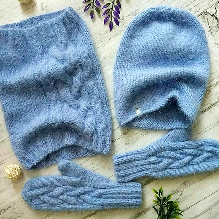 Шапка и варежки из пряжи норка