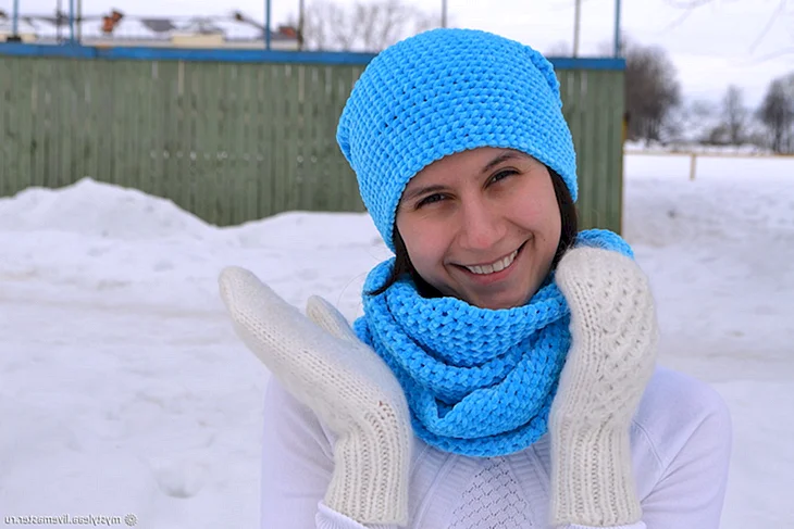 Шапка из плюшевых ниток