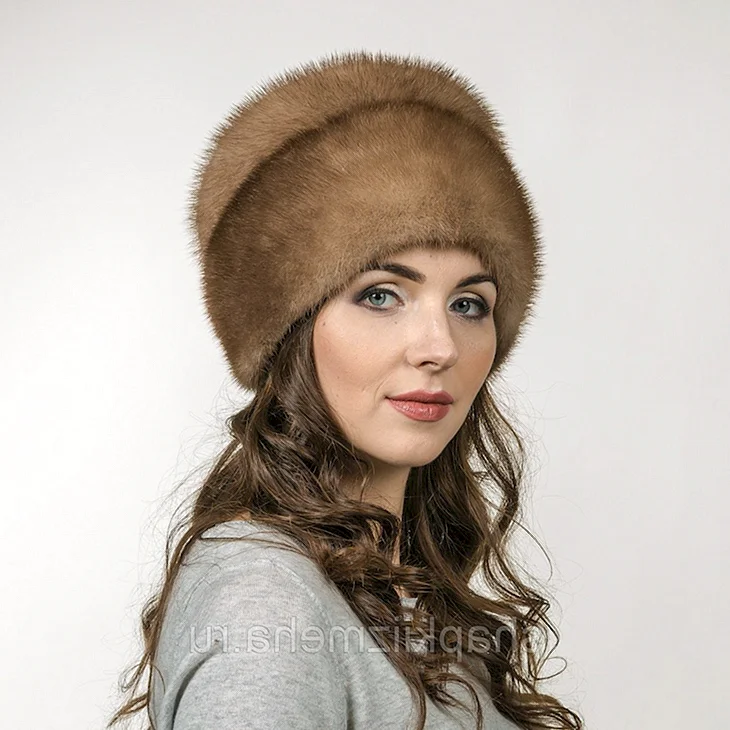 Шапка кубанка Max Mara