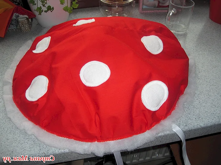 Шляпа мухомора из картона